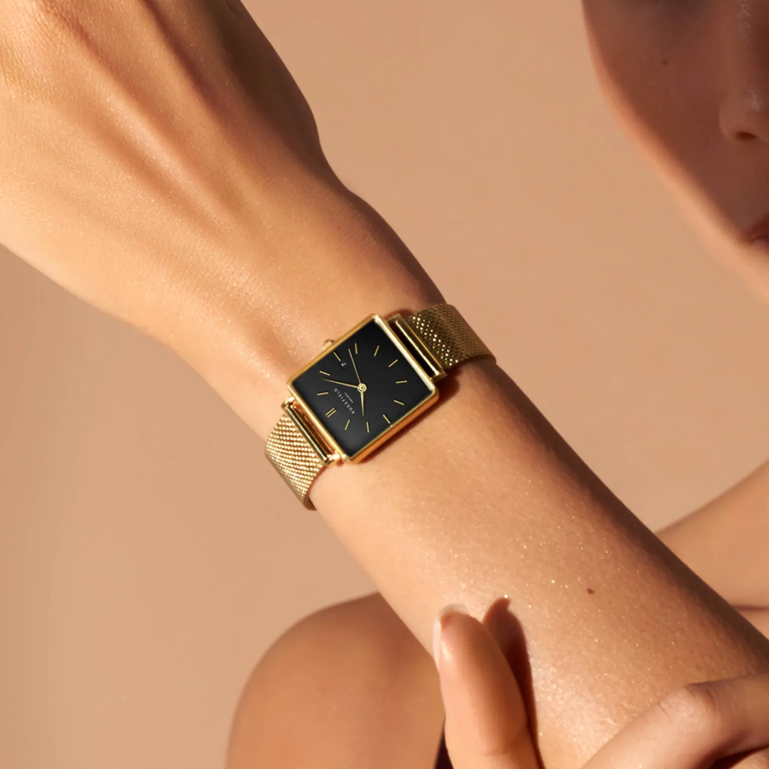 Boxy Black Gold Mesh