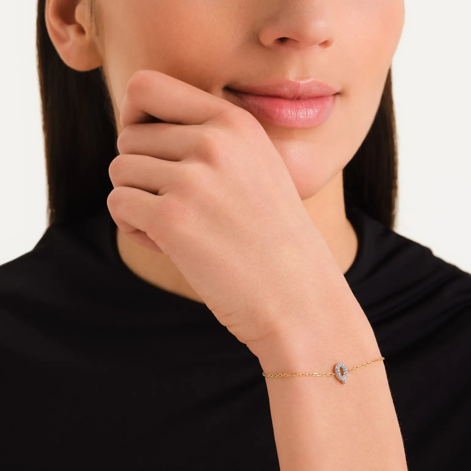 Crystal Letter Q Bracelet