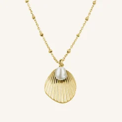 Shell and pearl necklace