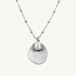 Shell and pearl necklace