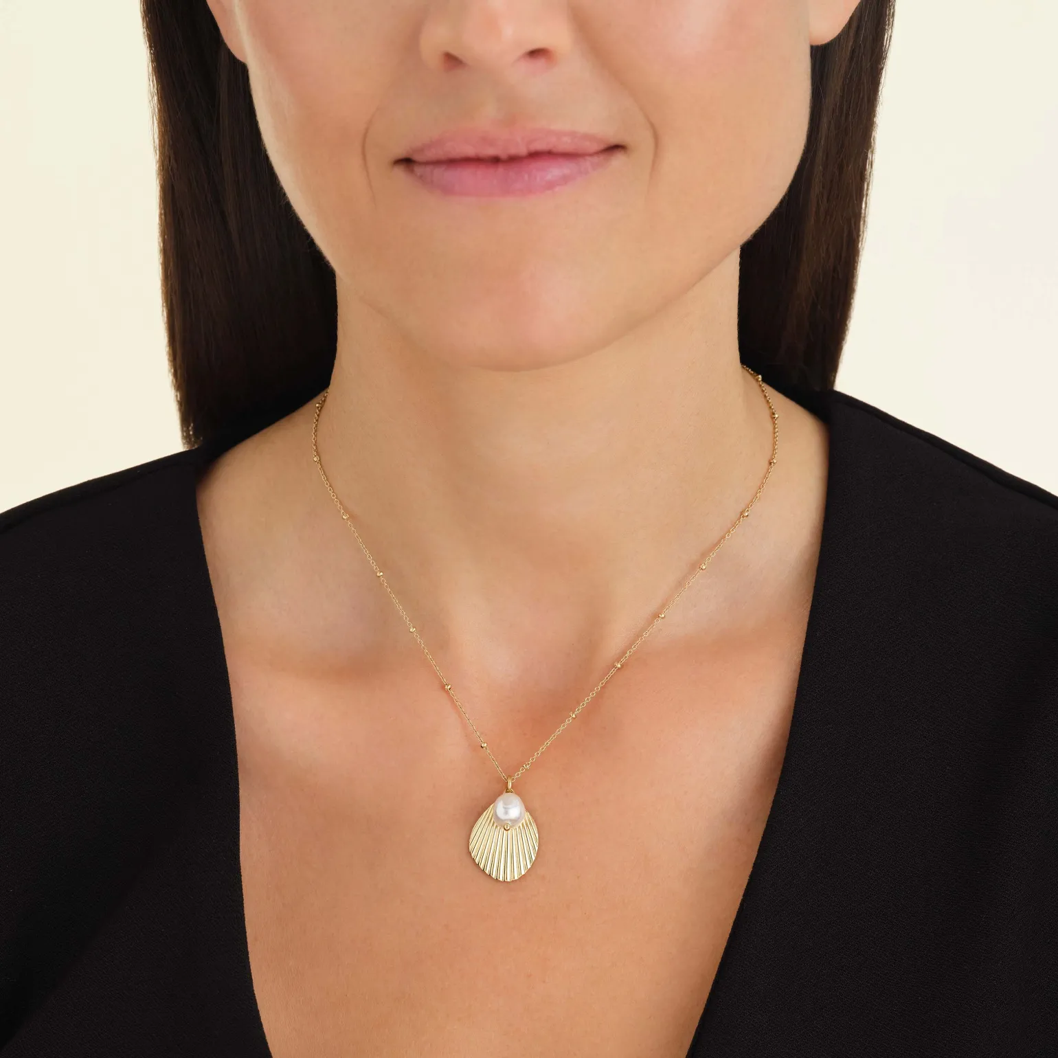 Shell and pearl necklace