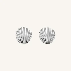 Shell studs